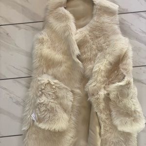 Theory p/tp size small, Died shearling lamb